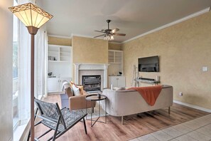 Living Room | Electric Fireplace | Smart TV | WFH-Approved Free WiFi (100+ Mbps)