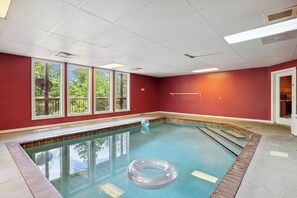 Fun Splash Pool for Guests at Gatlinburg's Pinnacle Pool Lodge