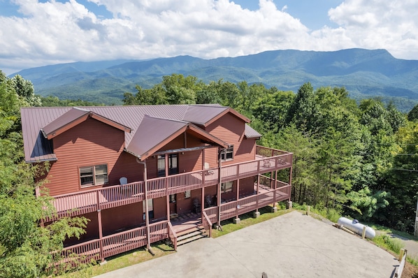 Unbelievable Views - Enjoy these spectacular views from Pinnacle Pool View Lodge