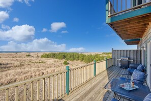 Barbeque on the 2nd floor deck and enjoy the ocean views