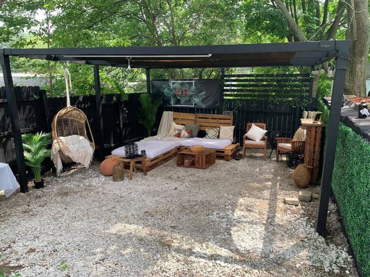 PRIVATE Cozy Finished Basement with backyard oasis