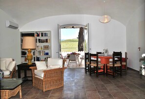 Living room,Dining area