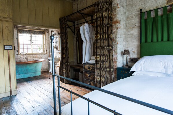 Brindle bedroom and bathroom