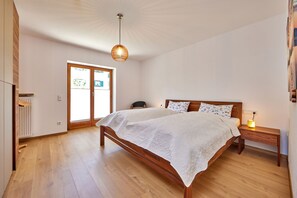 Schlafzimmer 2