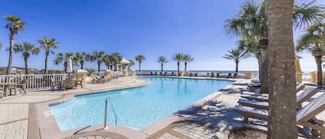 Gulf Front Resort Style Pool and Hot Tub