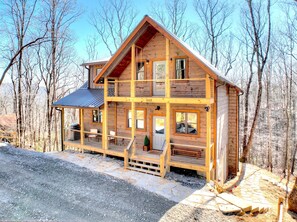 Luxe Modern Lodge in Blue Ridge