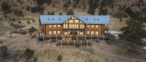 The Blue Sky Lodge - Located on 80 pristine acres for you to hike and explore.