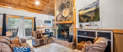 A Sweet Retreat's cozy living area