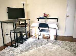 Workstation desk