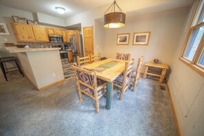 Dining space for 6