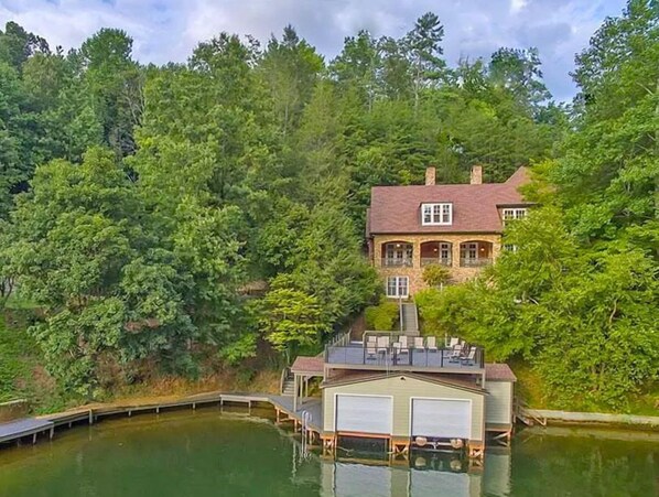 LAKE LURE WILL NOT BE OPEN FOR RECREATIONAL BOATING, FISHING OR SWIMMING IN 2025 SEASON.  Although the lake is closed while Hurricane Helene cleanup continues, there is much that our beautiful foothills areas has to offer. MALLARD COVE is welcoming guests!