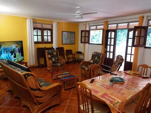 Wohnzimmer