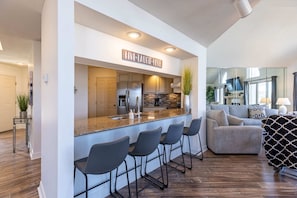 Open Eating bar to kitchen