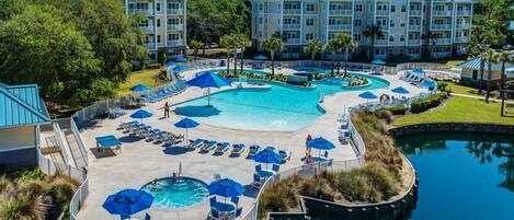 Outdoor Pool with Lazy River and Hot Tub!