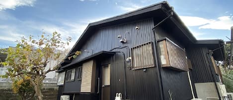 ・外観　開放的な平屋の古民家宿