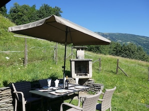 Tabelle, Möbel, Pflanze, Eigentum, Himmel, Stuhl, Regenschirm, Tisch Im Freien, Baum, Gartenmöbel