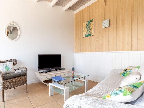 Möbel, Eigentum, Gebäude, Komfort, Couch, Azurblau, Tabelle, Interior Design, Holz, Die Architektur