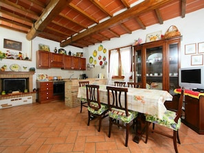 Möbel, Eigentum, Tabelle, Gebäude, Holz, Beleuchtung, Interior Design, Haus, Fussboden, Strahl