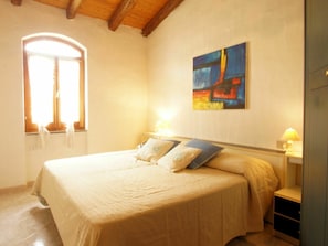 Möbel, Eigentum, Fenster, Komfort, Bilderrahmen, Holz, Lampe, Bettrahmen, Gebäude, Interior Design