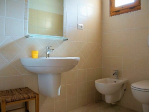 Zapfhahn, Armatur, Eigentum, Bad Sink, Weiss, Spiegel, Badezimmer, Lila, Sinken