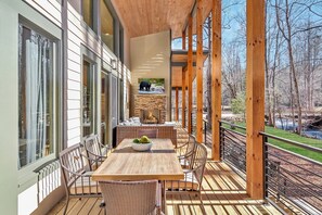 Outdoor dining
