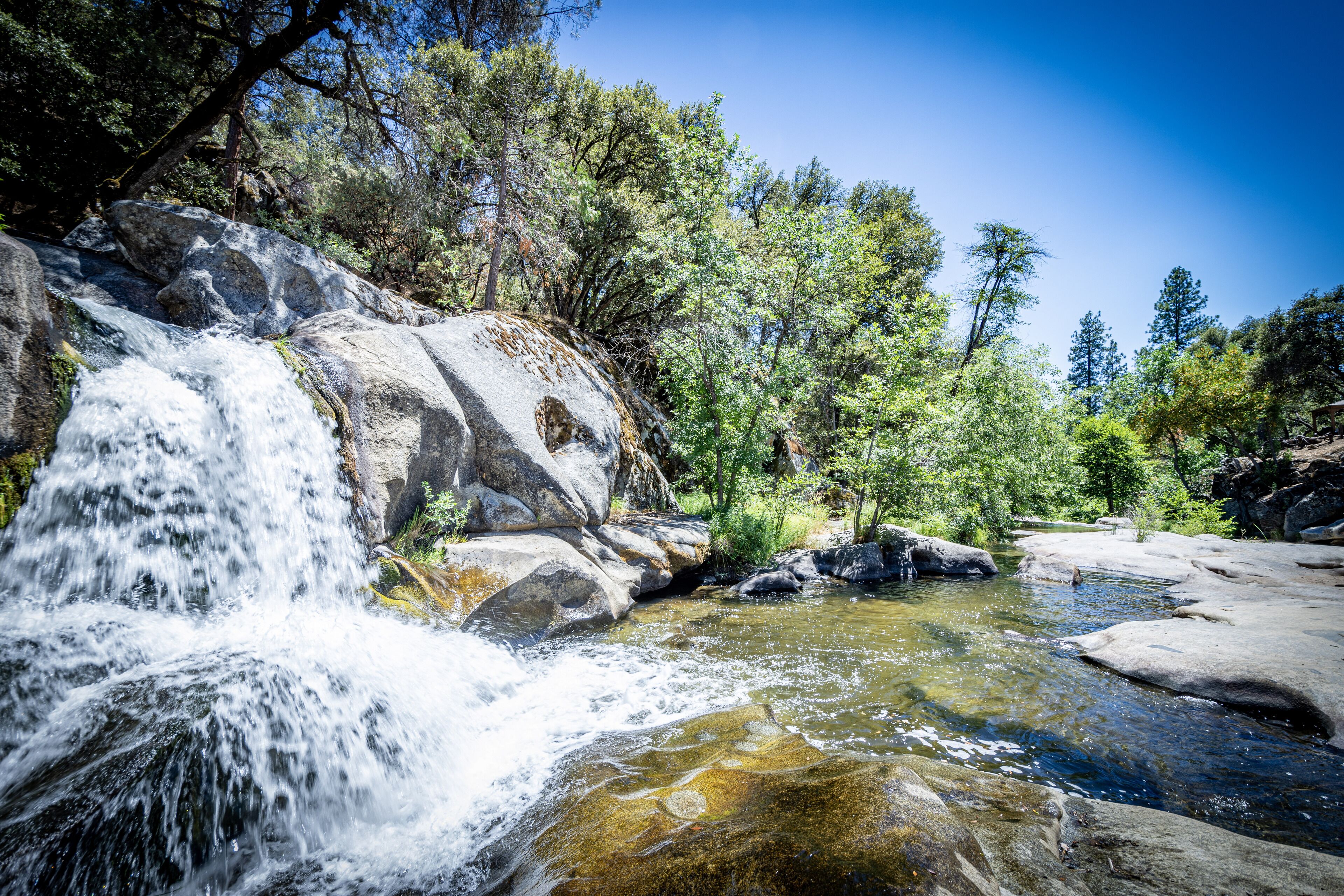 Waterfall View Retreat near Yosemite. Sleeps 21, Hot Tub