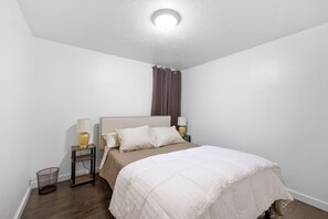 1st bedroom - queen - firm and soft pillows
