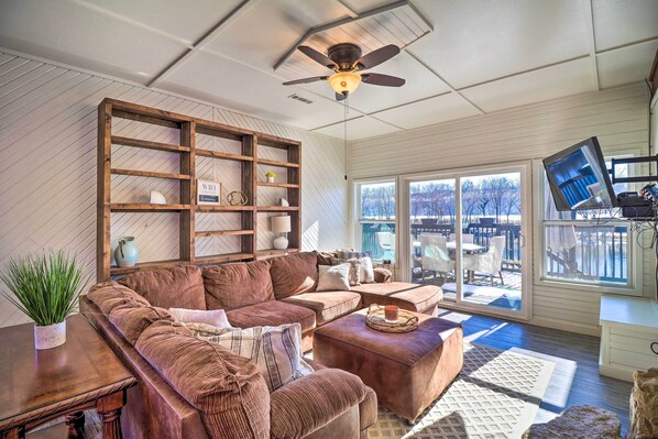 Cotter Vacation Rental | 4BR | 5BA | 2,727 Sq Ft | Stairs Required