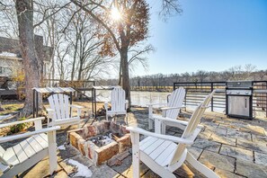 Riverside Patio | Fire Pit | Charcoal Grill