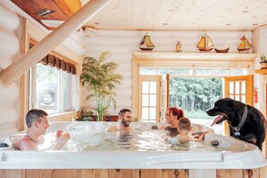 Indoor spa tub