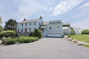 Front view of the house.