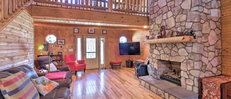 Luray Vacation Rental | 4BR | 2BA | 3,000 Sq Ft | Step-Free Access