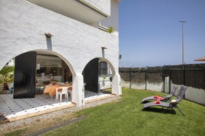 Ground Floor Apartment in Platja Gran de Pals. 6 people.Private Garden.PALS.