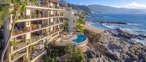 Beautiful Villas Las Brisas Condominios on Conchas Chinas Beach!