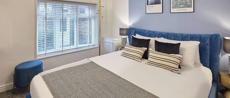 Tides, Whitby - Host & Stay