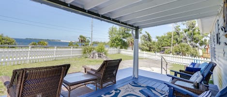 Panama City Vacation Rental | 2BR | 2BA | 3 Stairs to Access | 990 Sq Ft