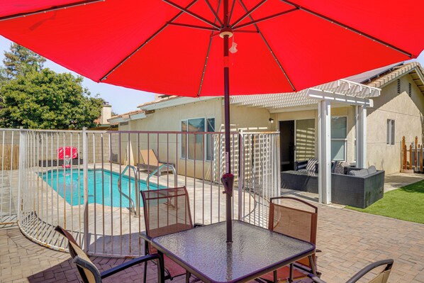 Bakersfield Vacation Rental | 3BR | 2BA | Step-Free Access | 1,400 Sq Ft