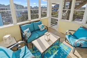 Surf-or-Sound-Realty-157-Stand-Firm-Screened-Porch-2