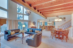 Living Room | Cathedral Ceilings | Fireplace