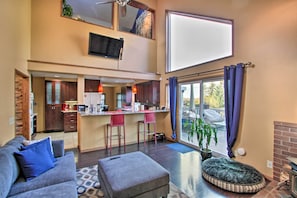 Living Room | Keyless Entry | Alarm System w/ Motion Detectors