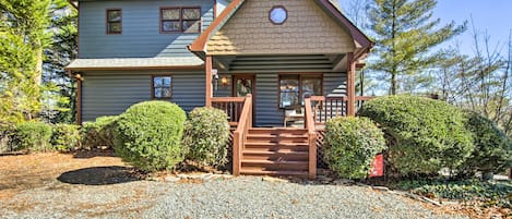 Blue Ridge Vacation Rental | 4BR | 3BR | Stairs Required | 2,328 Sq Ft