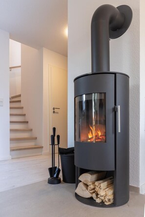 Kamin-/Ofen