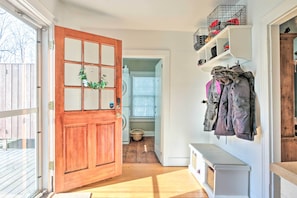 Entrance | Keyless Entry | 1st Floor