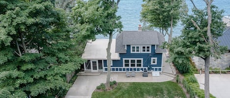 Welcome to Lake Michigan Beach Cottage