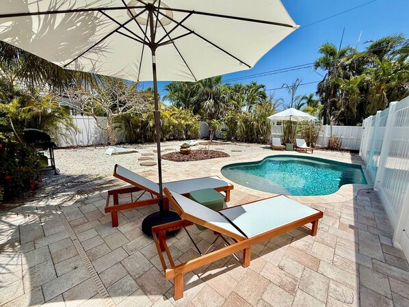 Poolside Loungers