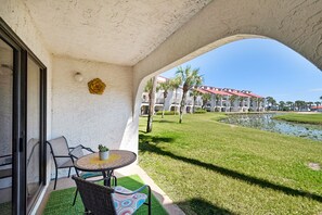 Edgewater Golf Villa 304 back patio views