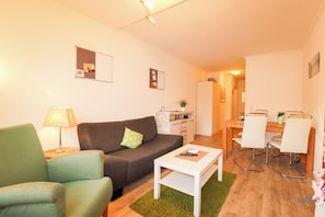 Cuxland-Fewo-Service-Haus Elbe-Wohnung 2-Wohnzimmer