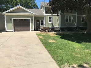 Driveway, enough for 6 cars