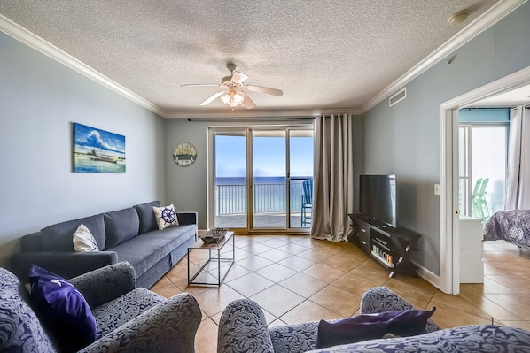 Gulf Front Living Area with Sleeper Sofa