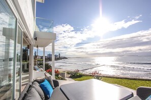 Beachside dining
